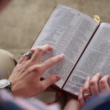 7 poderosos versículos de la Biblia para neutralizar las maldiciones