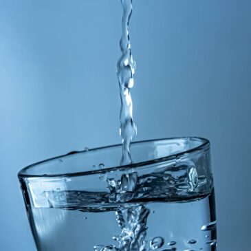 El que bebe del agua que Jesús da, no tendrá sed jamás.